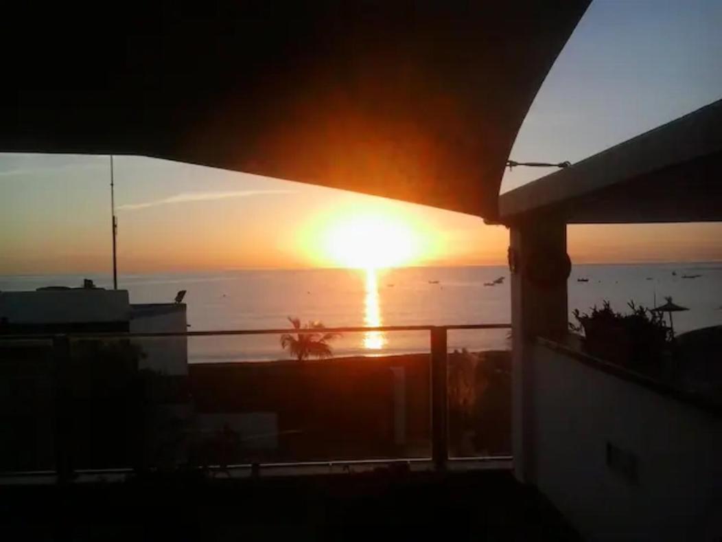 Con Encanto En La Playa Frente Al Mar 
