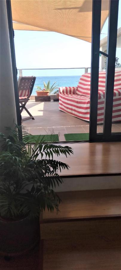 Con Encanto En La Playa Frente Al Mar 